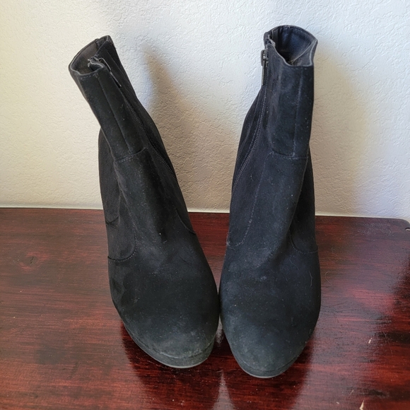 Mossimo Black Suede Heeled Booties - Picture 6 of 7